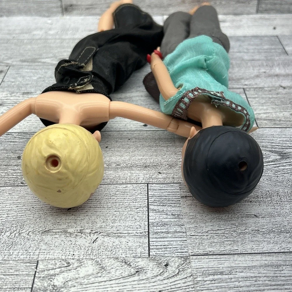 Lot Of 2 Spin Master‎ Liv Dolls Blue Brown Eyes Jointed No Wigs